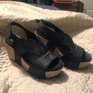 Antelope Black Wedges